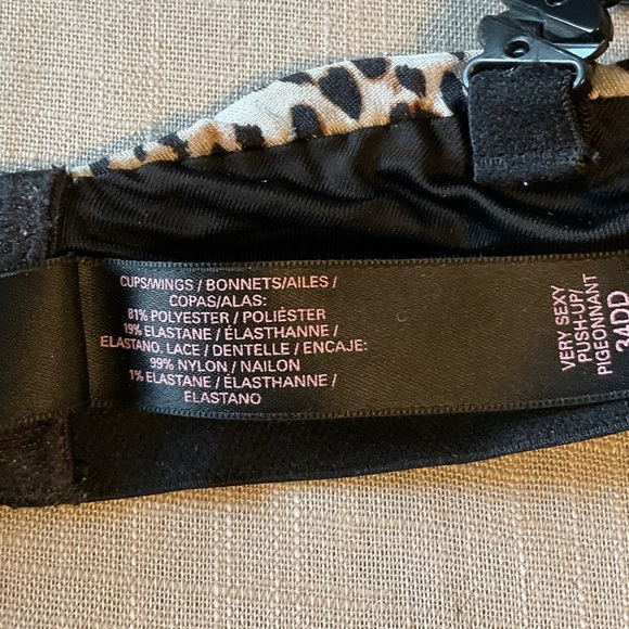 Chic Leopard Print Bra with Black Trim - Picture 5 of 7